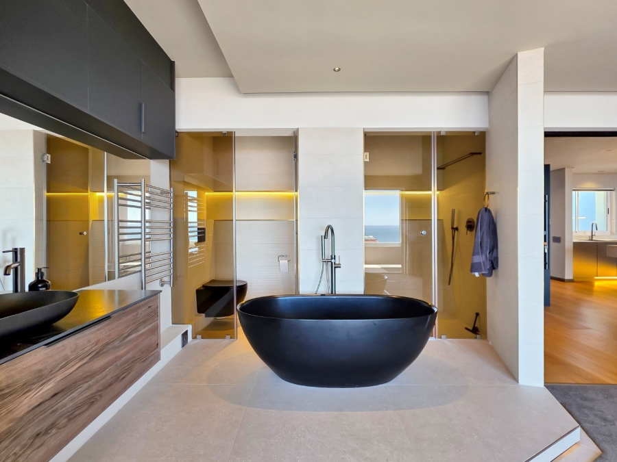 2 Bedroom Property for Sale in Sea Point Western Cape